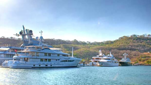 Marina Papagayo accommodates yachts up to 220 feet (67 meters) in protected deep water.