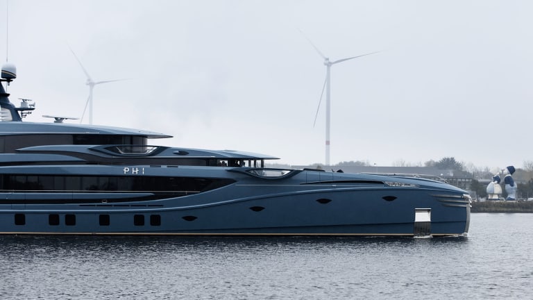 Royal Huisman’s project 403, Phi, their new 58.5m / 192ft/ 58.5m motoryacht turned a lot of heads during sea trials