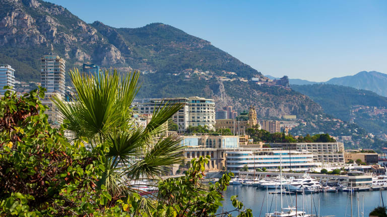 Chartering on the Côte d’Azur? We have suggestions on where to stay before or after.