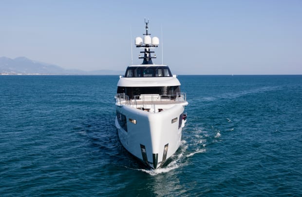 Admiral QUINTA ESSENTIA — At sea