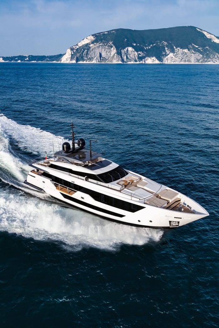 As part of the mission to refresh the successful Custom Line range, Ferretti Group and Francesco Paszkowski came up with an athletic profile and a powerful presence for the 106. Facing page: The master stateroom with fold-down balcony.