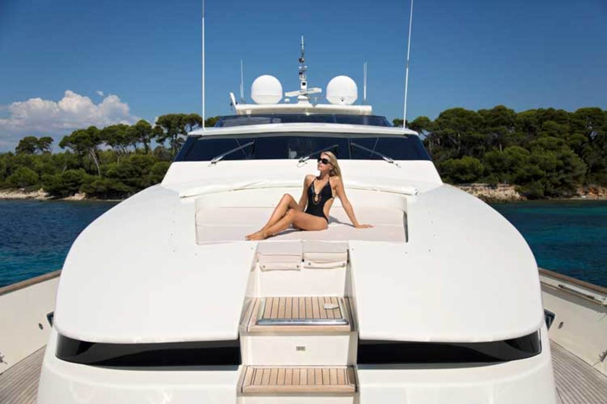 Yachtster advertises access to a charter yacht of this caliber either within 24 hours or, sometimes, on the same day you book, depending on what time you click to reserve via smartphone, tablet or laptop.