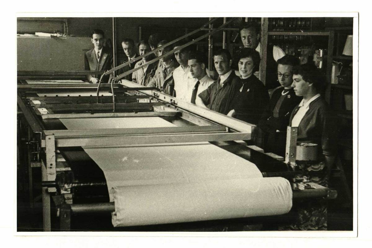 A 1958 printing mill invented by Laupman’s father (standing in the back row behind Laupman’s mother, who is third from right). 